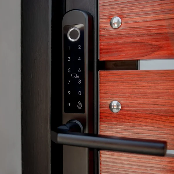 Keyless Entry vs Traditional Locks